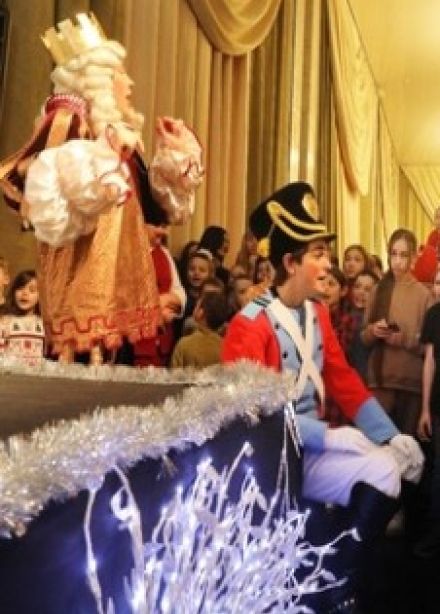 История игрушек. Новогодняя интермедиа